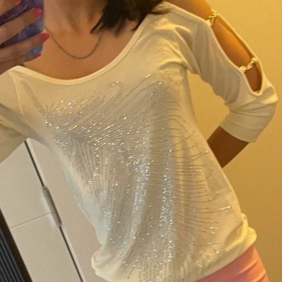 Women Blouse/ Shirt/ Top with pearls on the sleeves - Picture 3 of 12